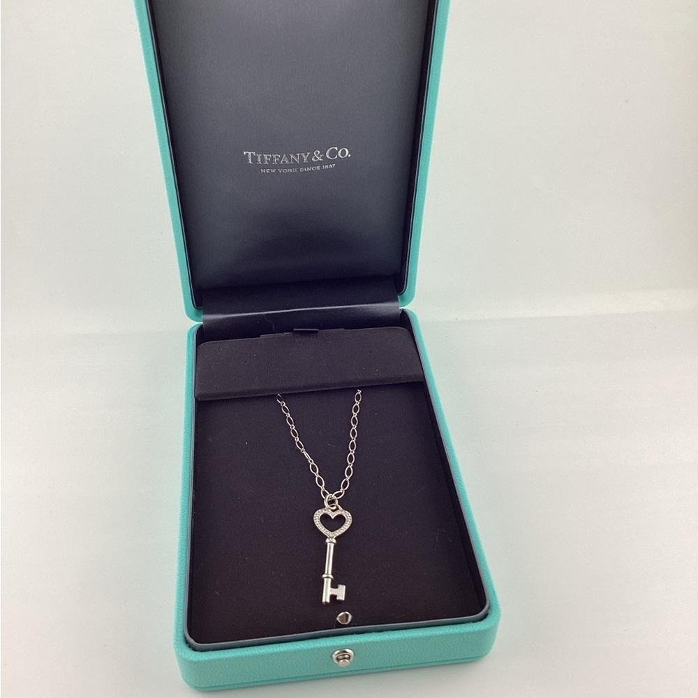 Tiffany & Co. Authentic 750White Solid Gold Heart Key Pendant With Diamonds